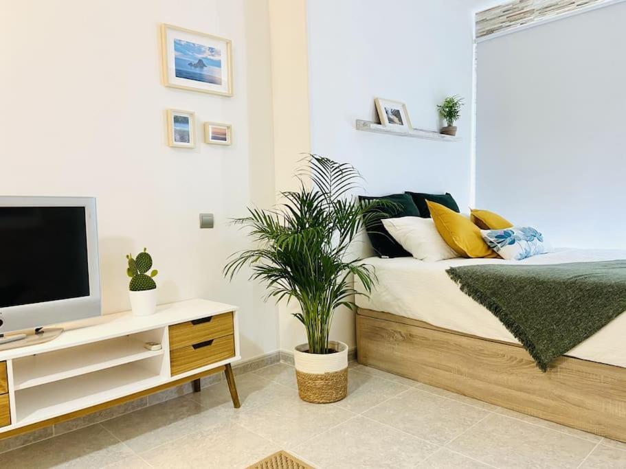 Alterhome Luminoso Estudio Con Piscina Y Maravillosas Vistas Torremolinos Exterior foto